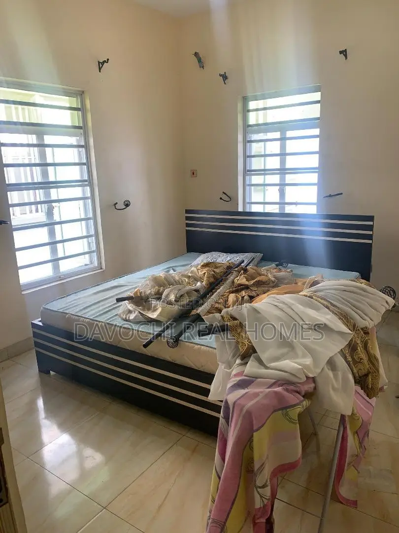 4bdrm Duplex in Ikota Villa for rent in Ikota