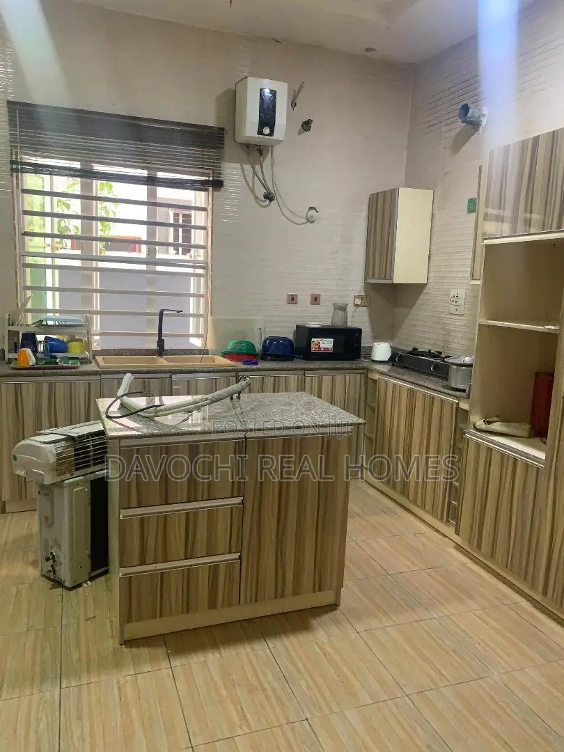 4bdrm Duplex in Ikota Villa for rent in Ikota