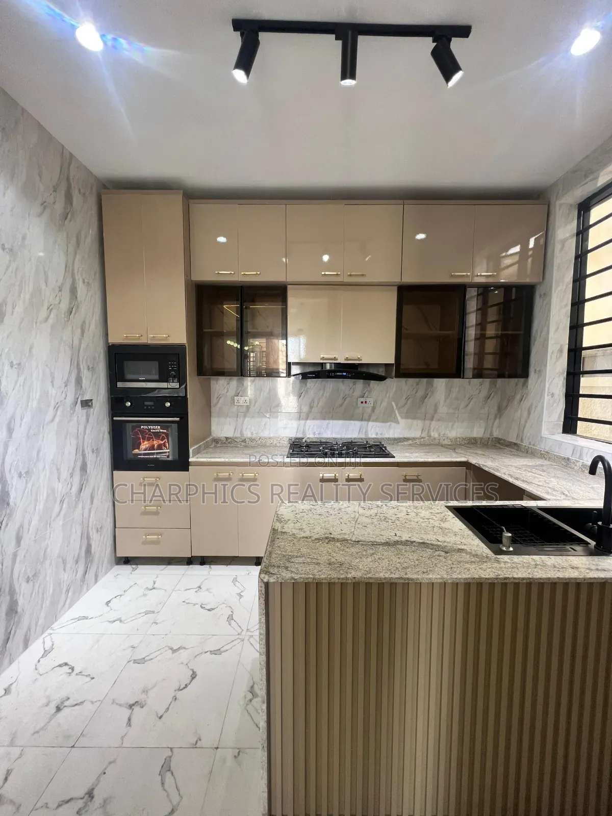 4bdrm Duplex in Ikota for sale in Ikota
