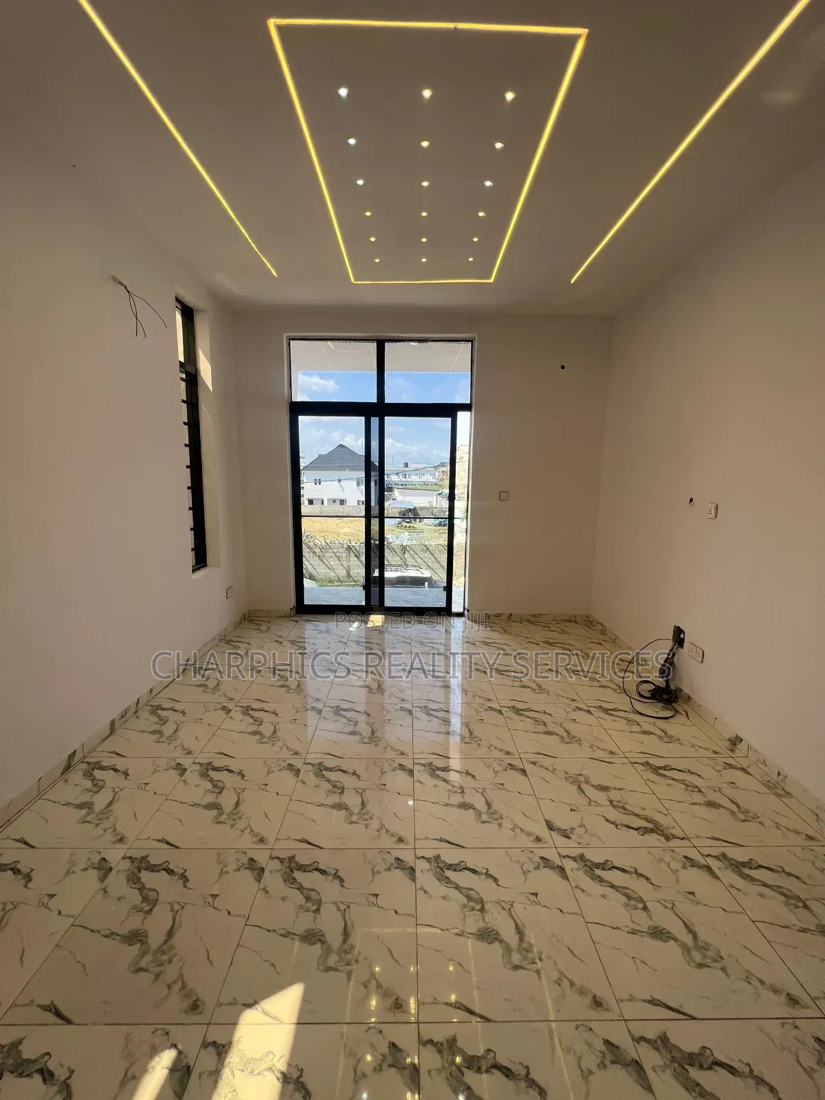 4bdrm Duplex in Ikota for sale in Ikota