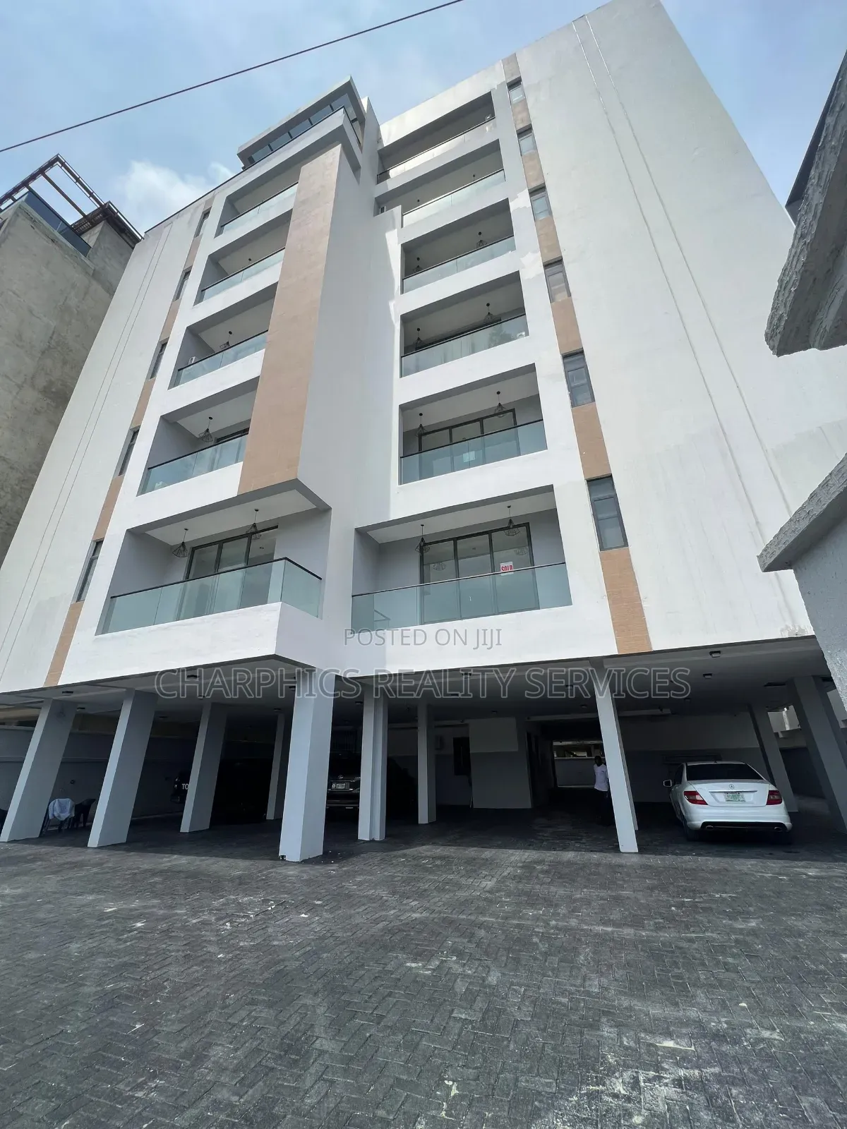 2bdrm Apartment In Lekki Phase 1 For Sale in Lekki Phase 1