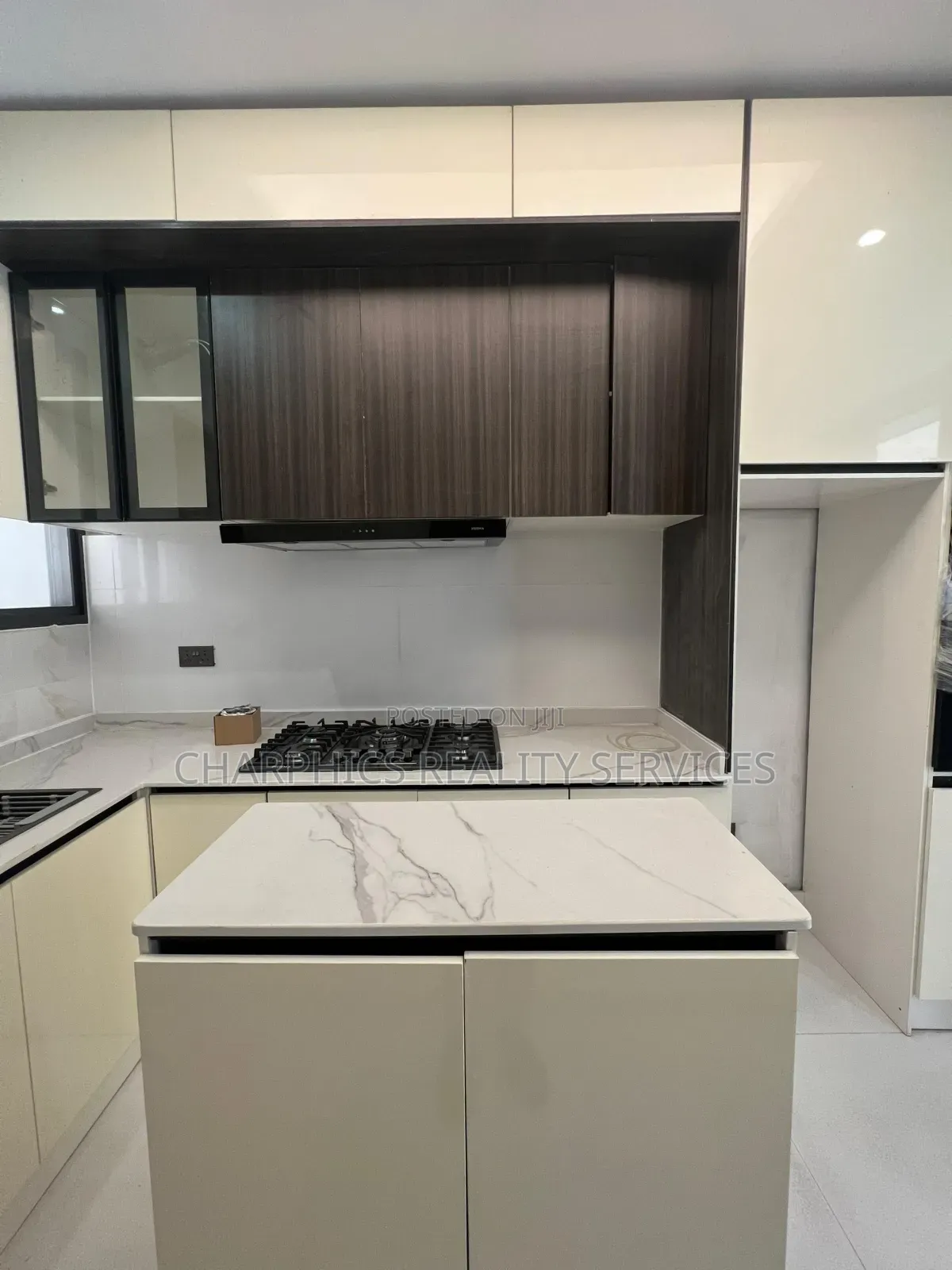 2bdrm Apartment In Lekki Phase 1 For Sale in Lekki Phase 1