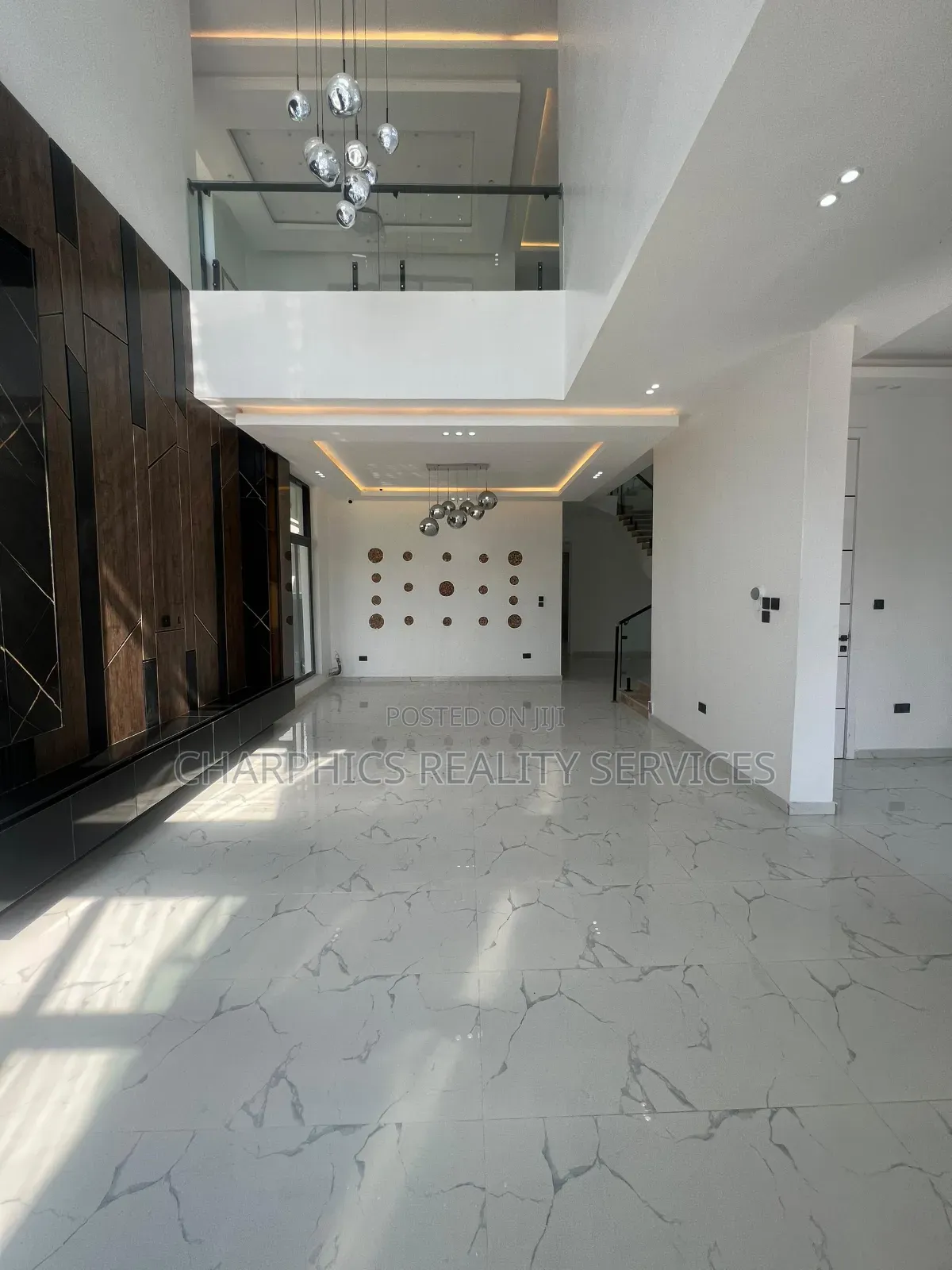 5bdrm Duplex in Ikota for sale in Ikota