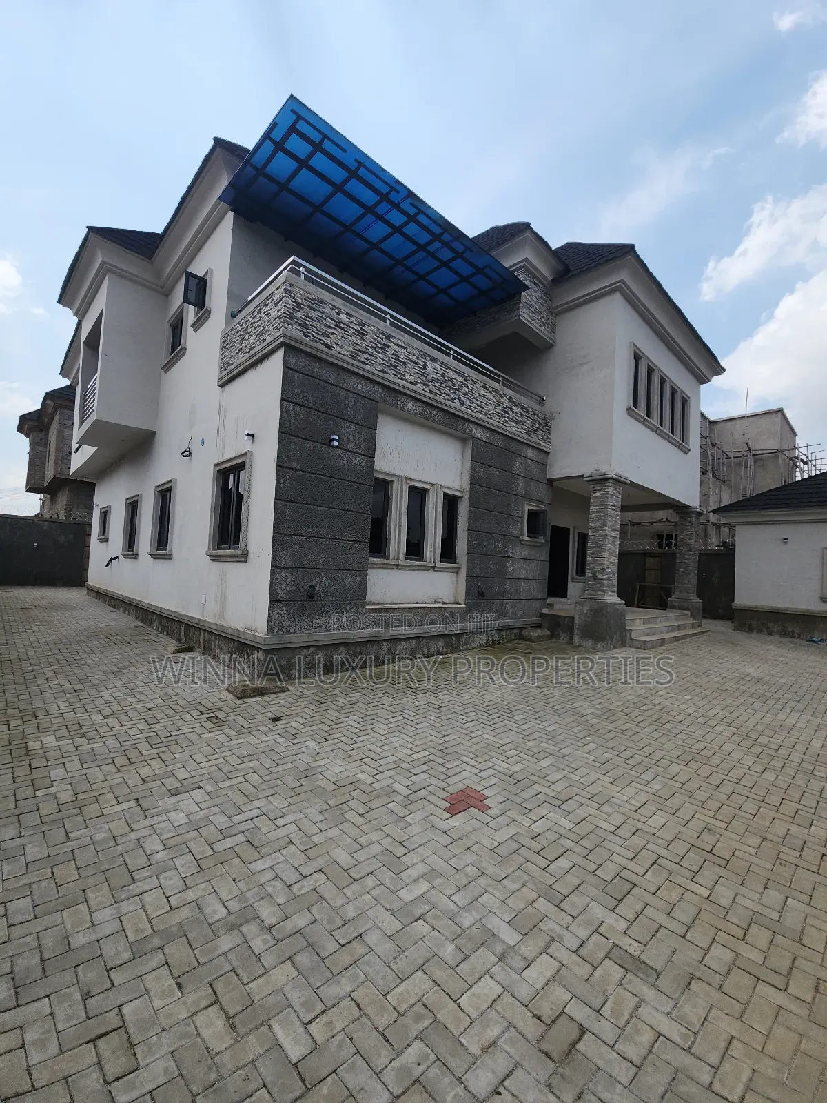 5bdrm Duplex in Sun Rise Estate...., Lugbe District for sale in Lugbe District
