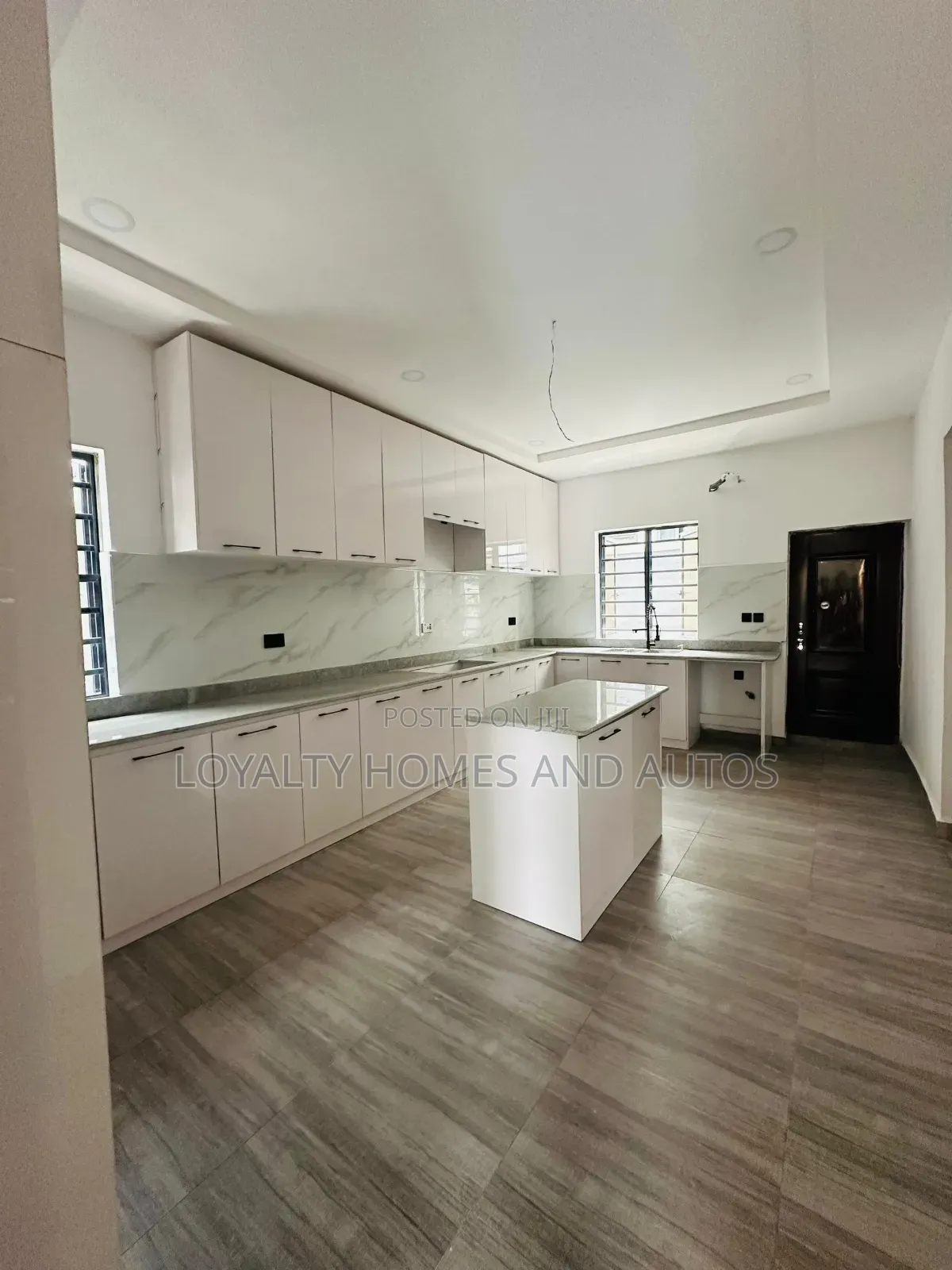 Furnished 4bdrm Duplex in Allen Avenue for sale in Allen Avenue