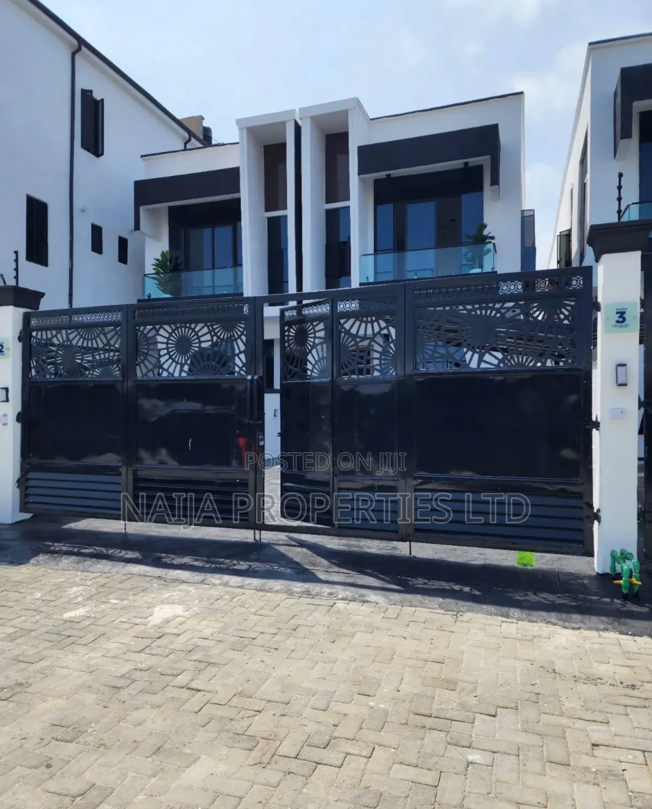 4bdrm Duplex in Royal Pine Estate, Lekki for sale in Lekki