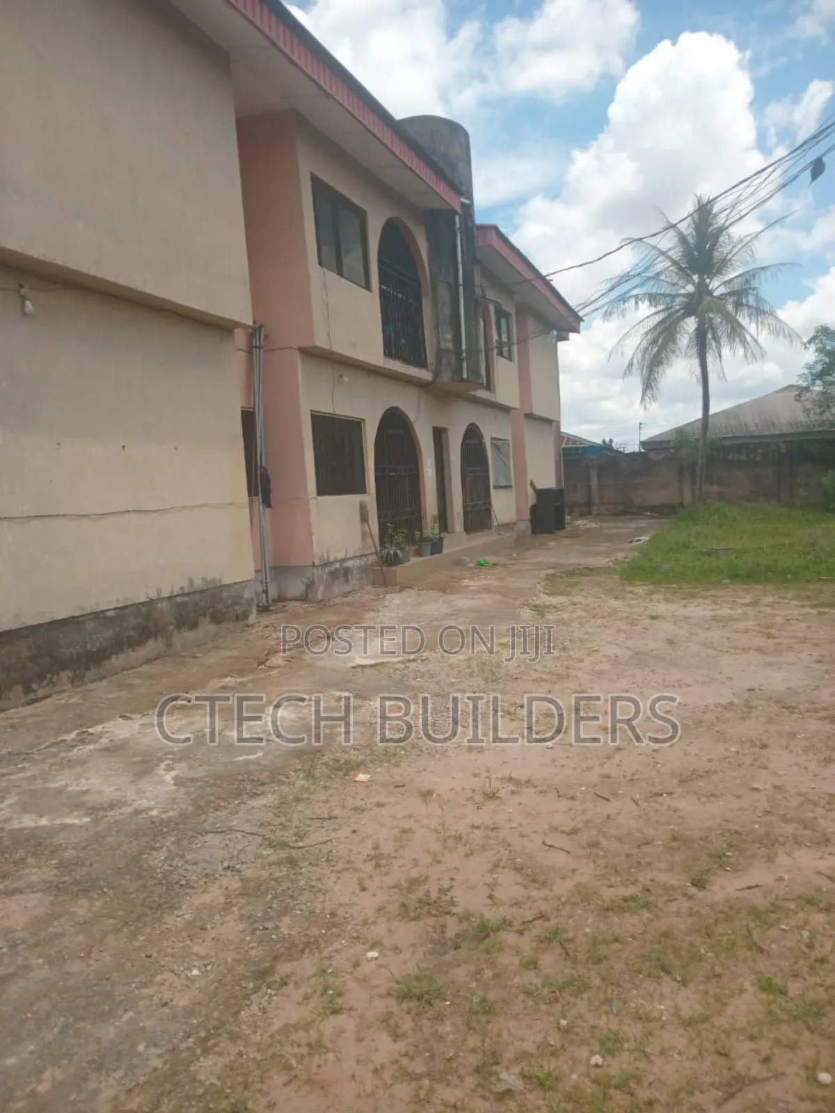 12bdrm Block of Flats in Benin City for sale in Benin City