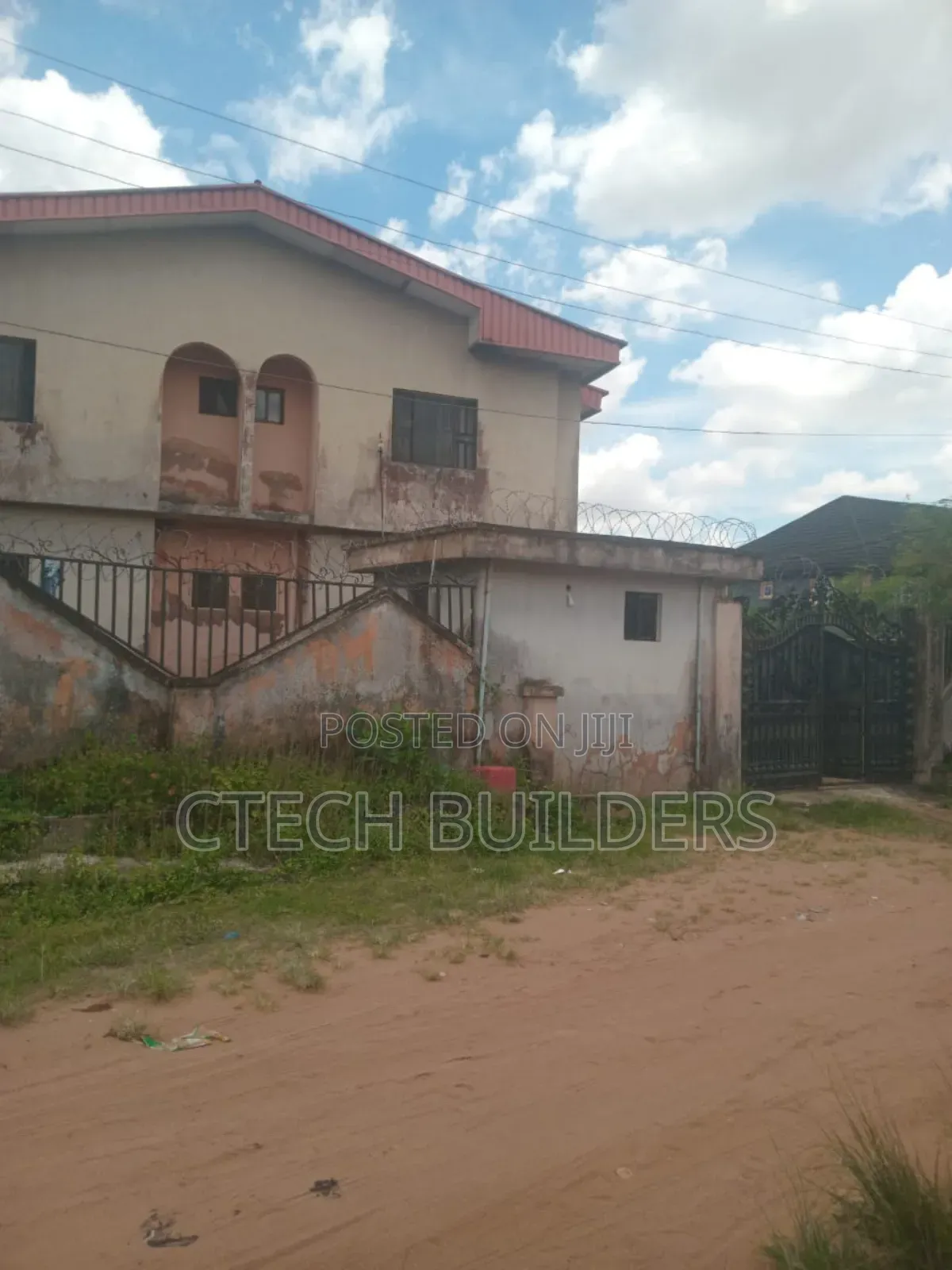12bdrm Block of Flats in Benin City for sale in Benin City