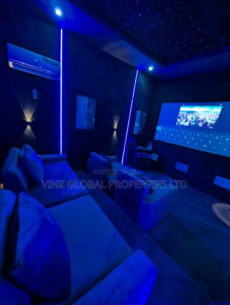 Newly Launched 4/5 Bedroom With Cinema, Snooker, Rooftop, Ps5 and Pool in Lekki