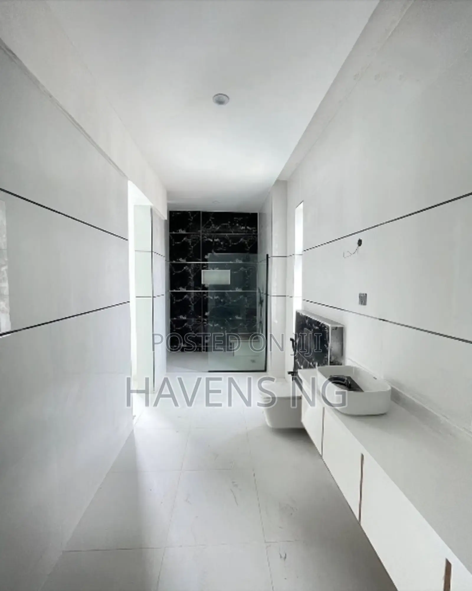 5bdrm Duplex in Ikate for sale in Ikate