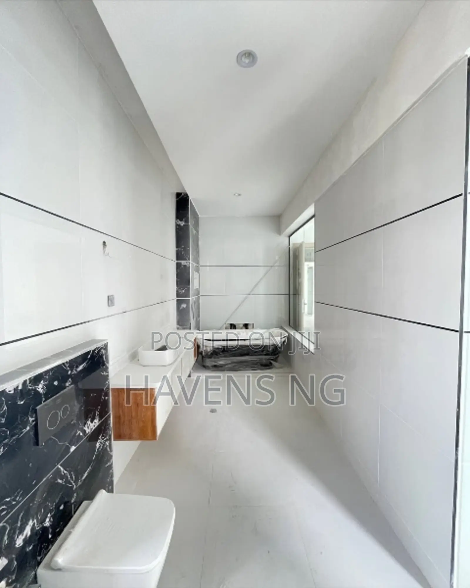 5bdrm Duplex in Ikate for sale in Ikate