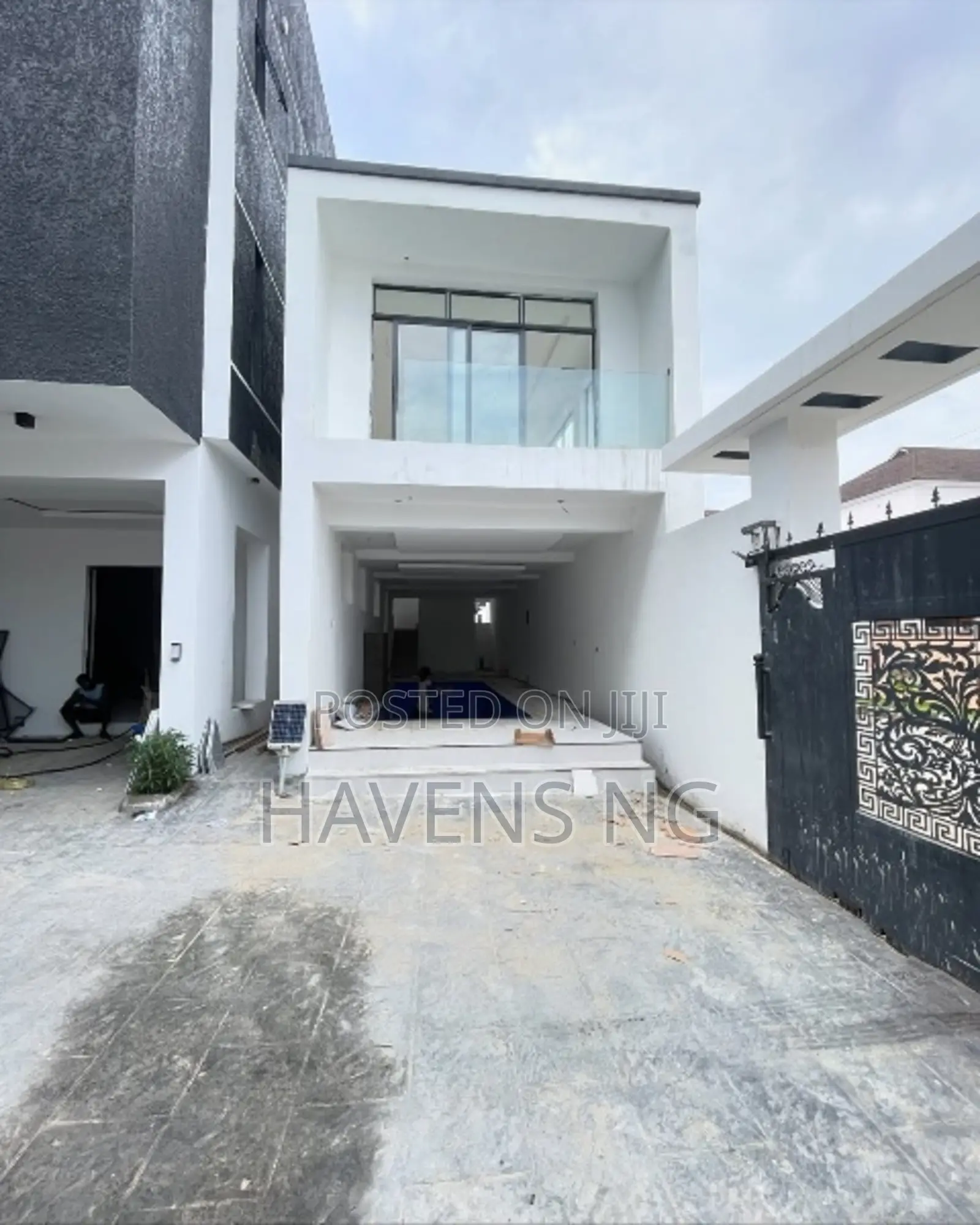 5bdrm Duplex in Ikate for sale in Ikate