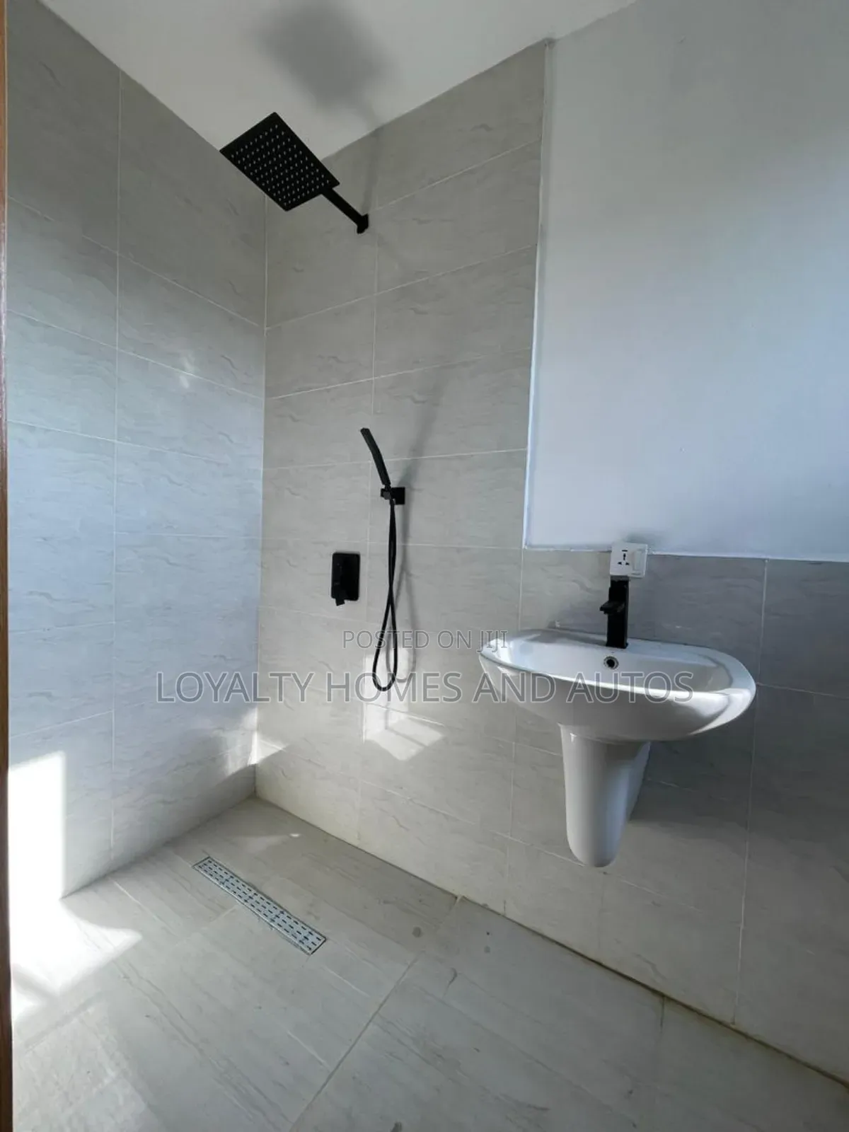 Furnished 2bdrm Apartment in Ikate for sale in Ikate