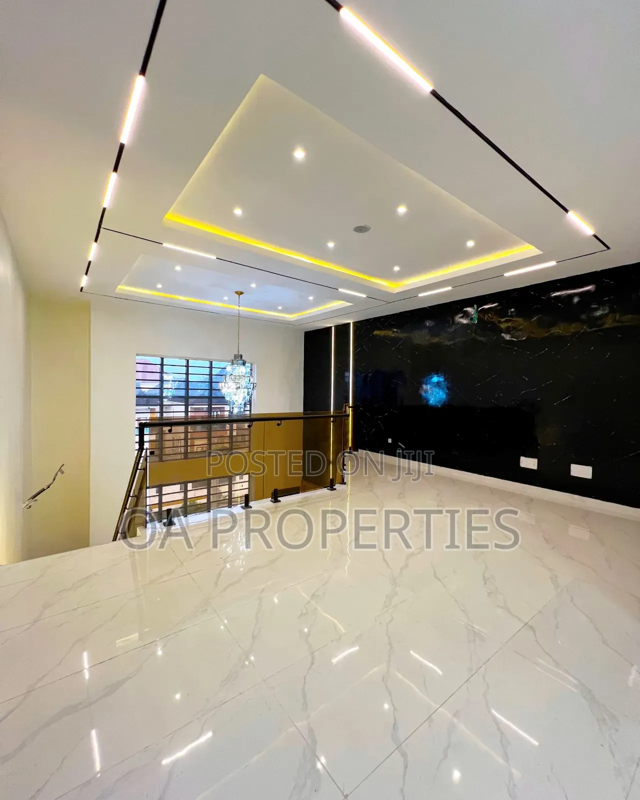 6bdrm Duplex in Chevron for sale in Chevron
