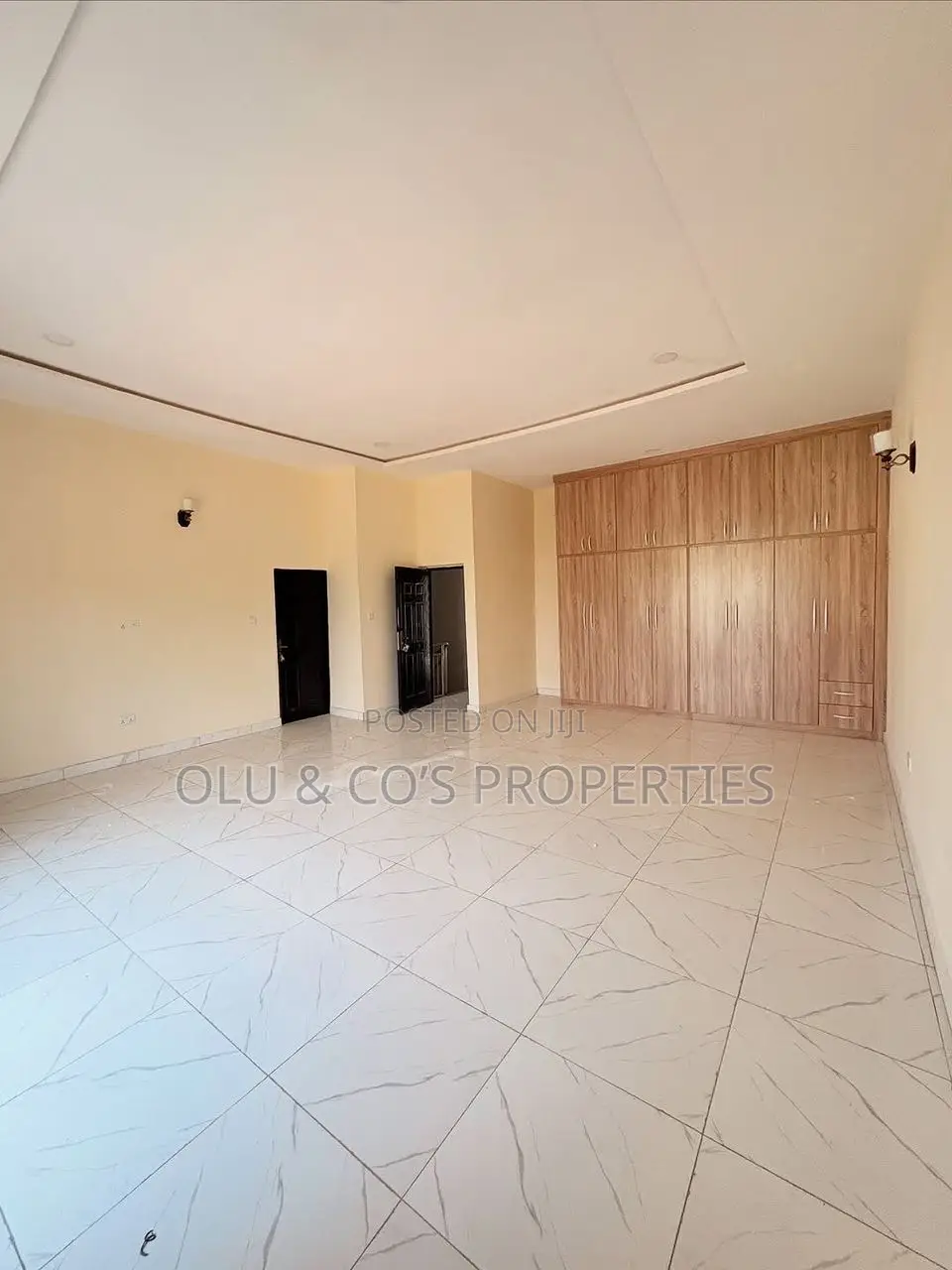 4bdrm Townhouse/Terrace in Gaduwa for sale in Gaduwa