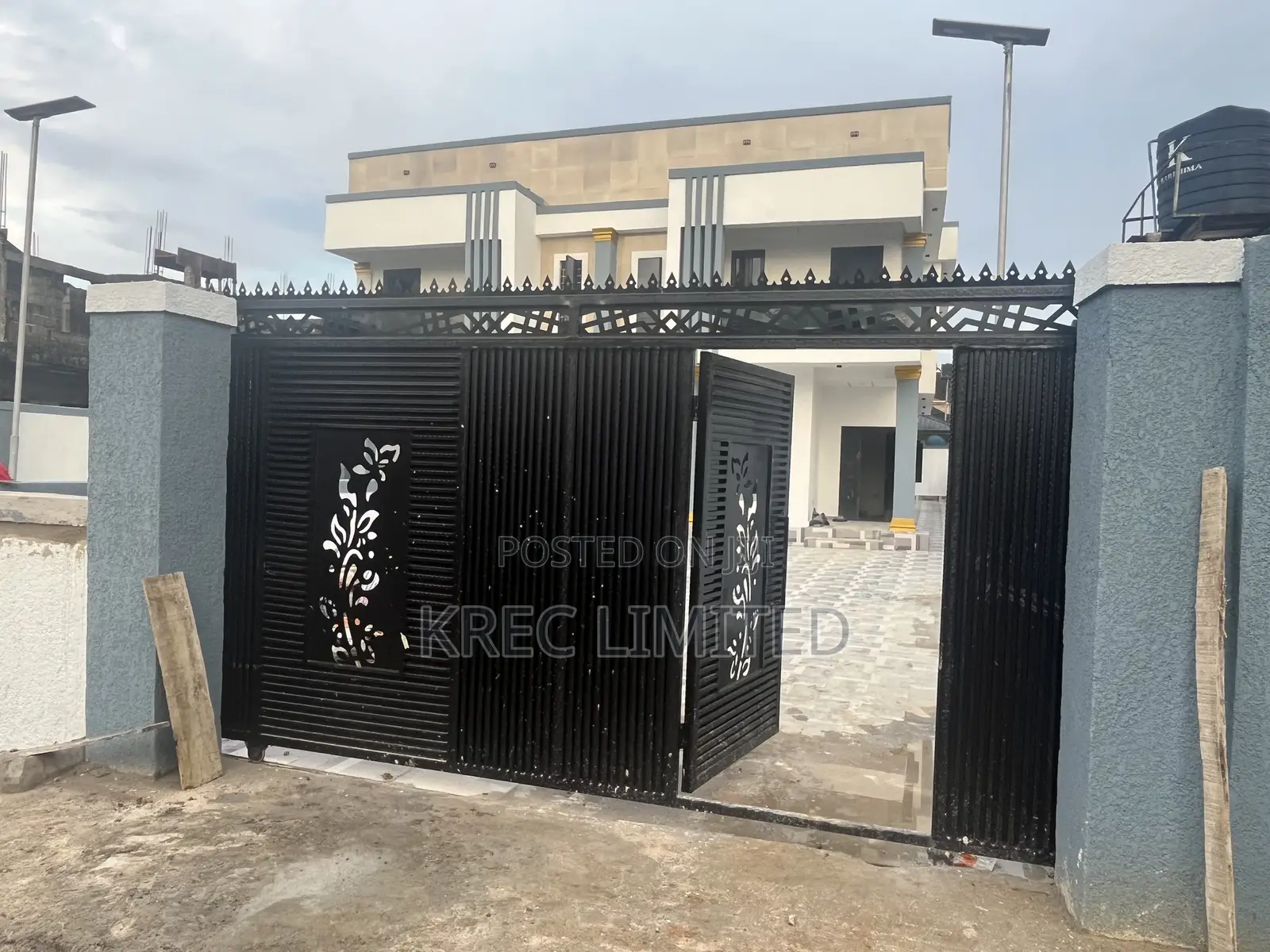 4bdrm Duplex in Obirikwere Flyover for sale in East West Road