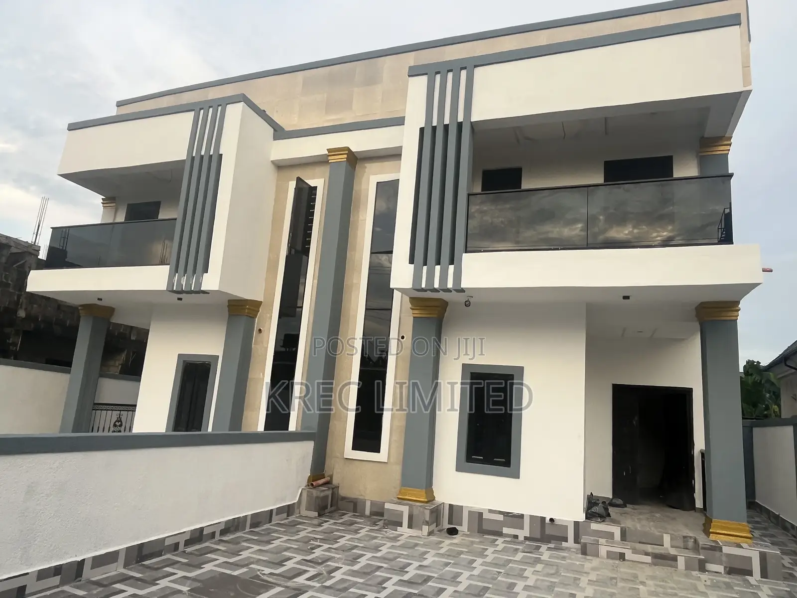 4bdrm Duplex in Obirikwere Flyover for sale in East West Road