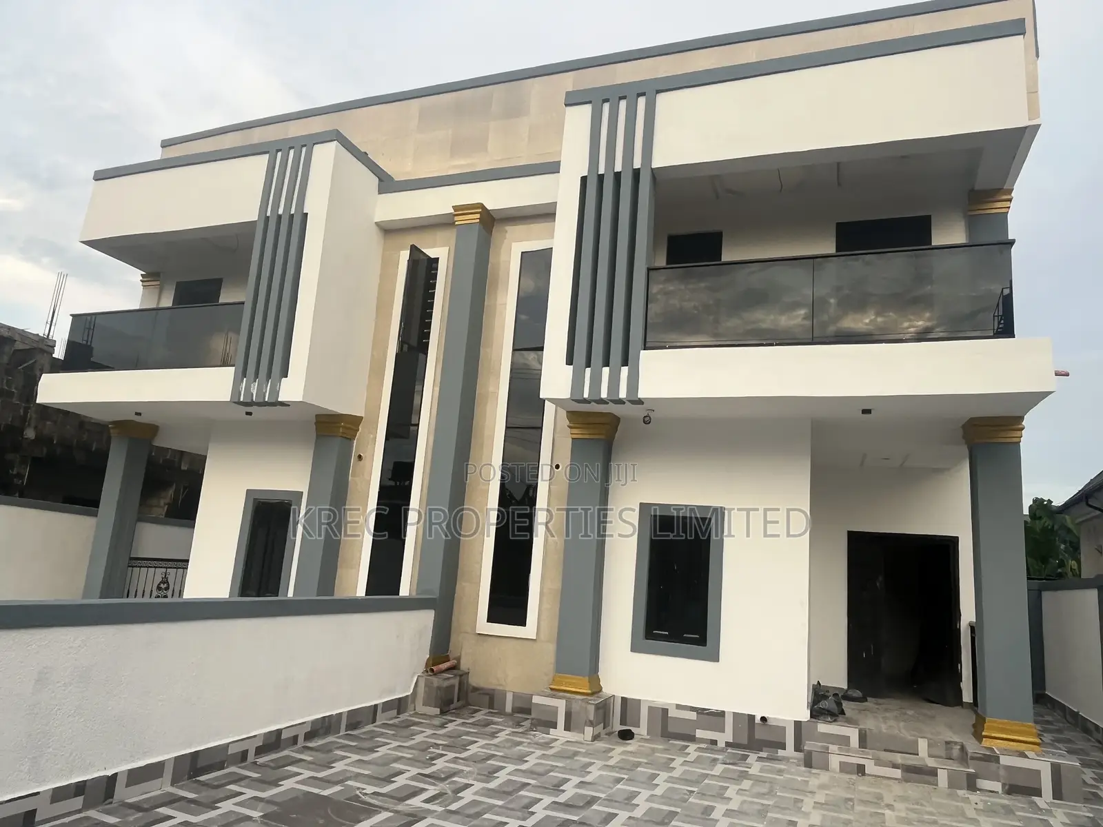 4bdrm Duplex in Obirikwere Flyover for sale in East West Road