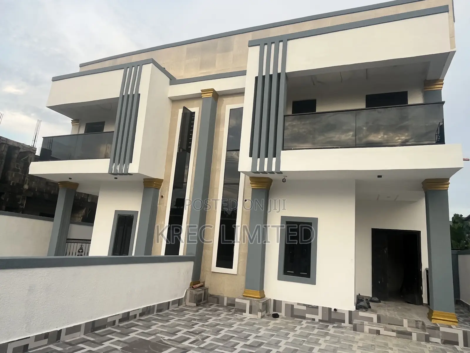 4bdrm Duplex in Obirikwere Flyover for sale in East West Road