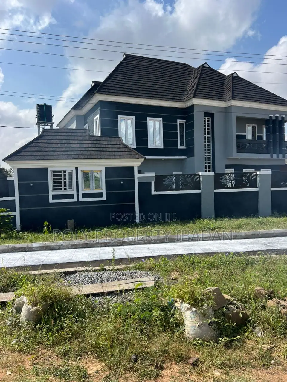 5bdrm Duplex in Airforce Abake, Ibadan for sale in Ibadan