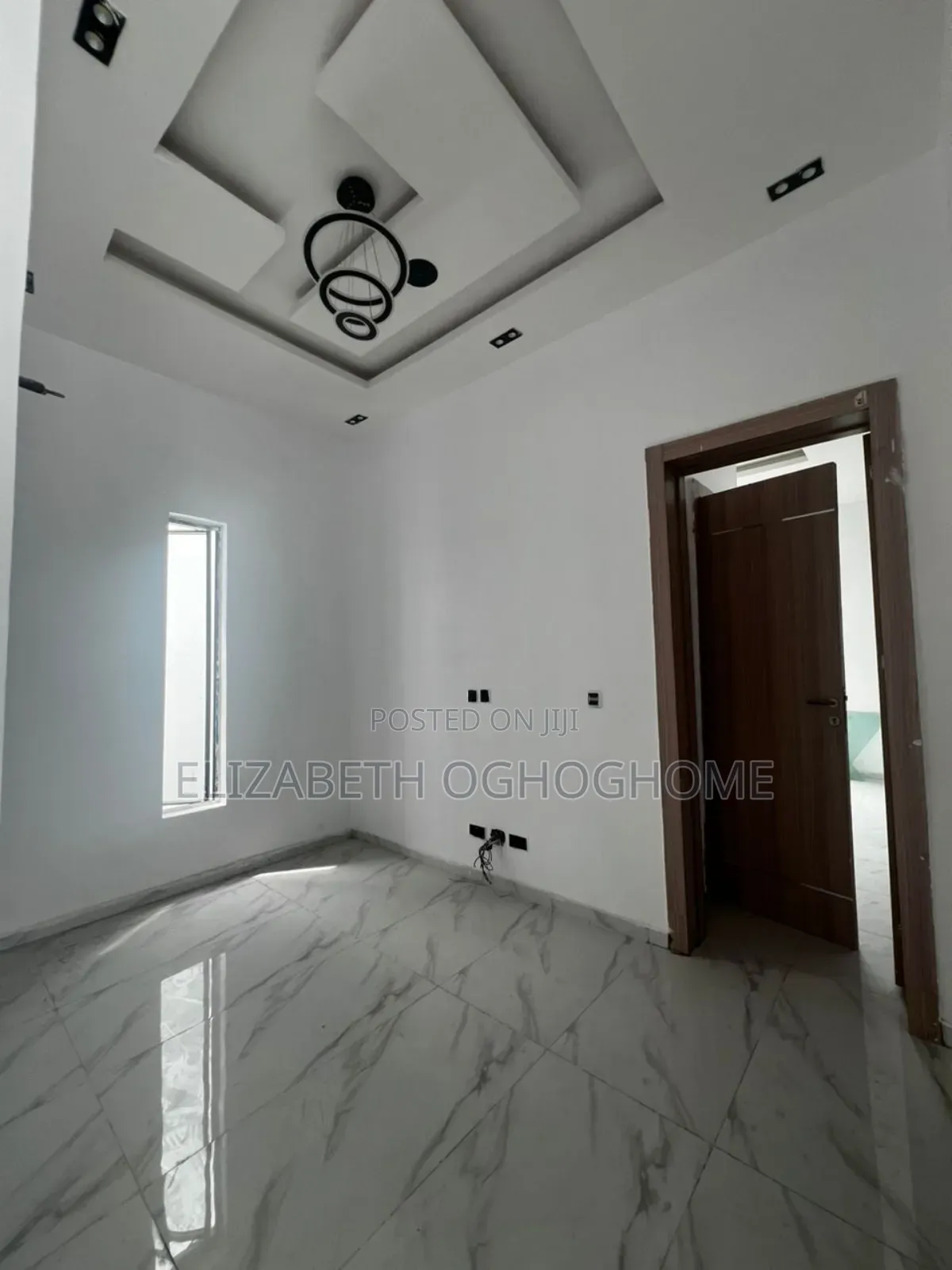 4bdrm Duplex in Chevron for sale in Chevron