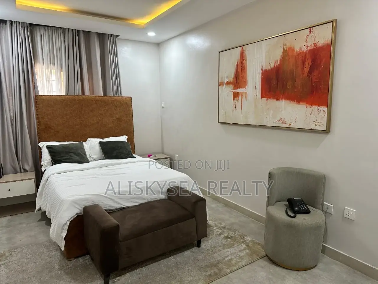 Spacious 2-Bedroom Flat in Prime Vi in Ademola Adetokunbo