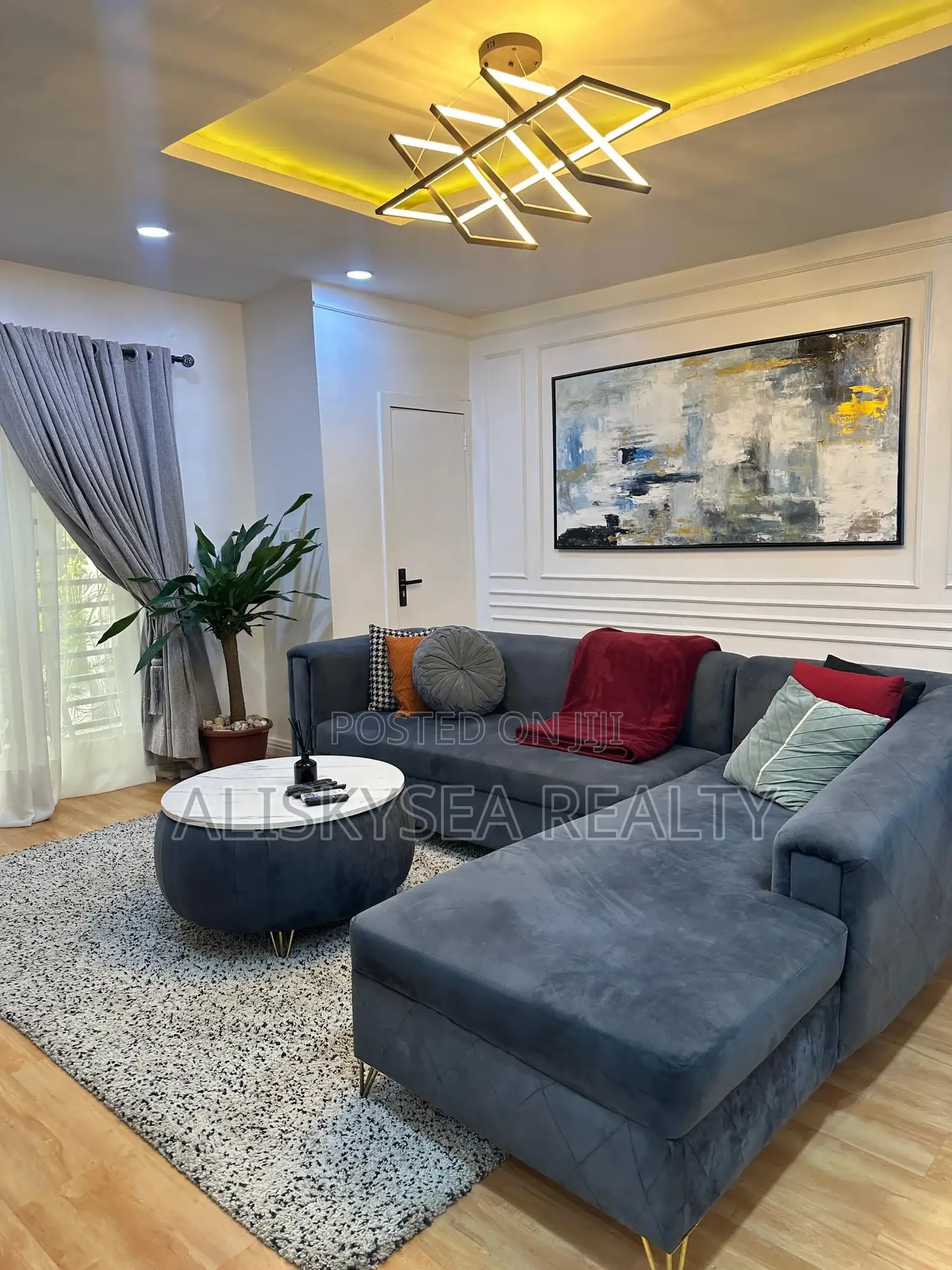 Spacious 2-Bedroom Flat in Prime Vi in Ademola Adetokunbo