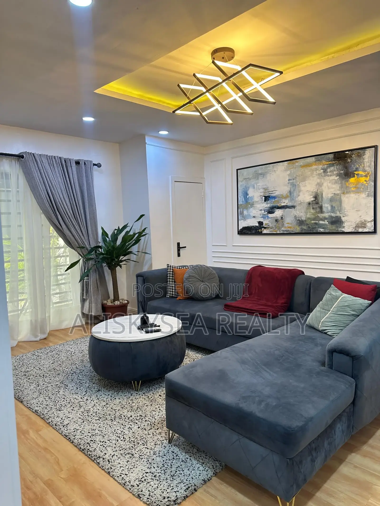 Spacious 2-Bedroom Flat in Prime Vi in Ademola Adetokunbo