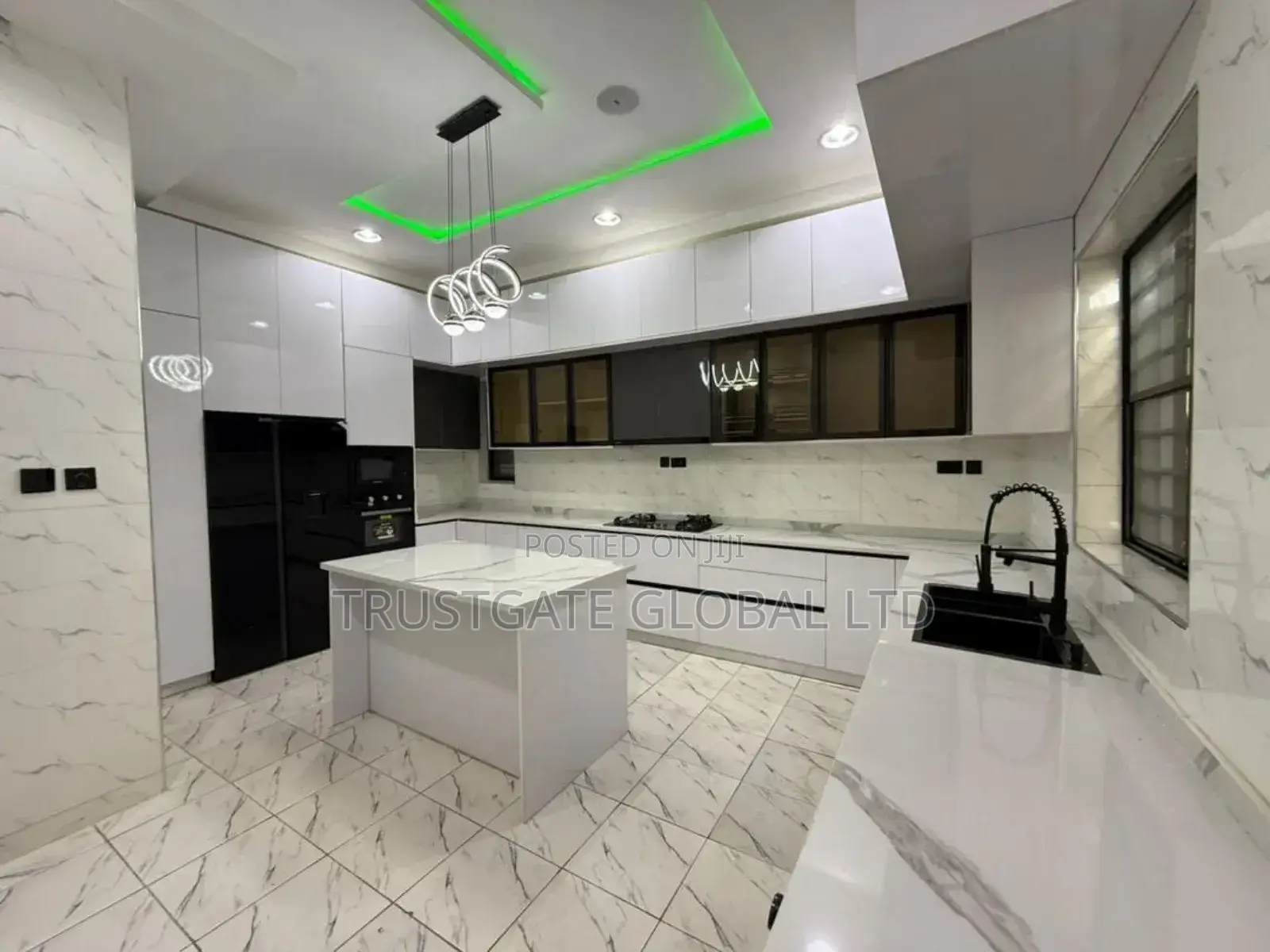 5bdrm Townhouse/Terrace in Wuye for sale in Wuye