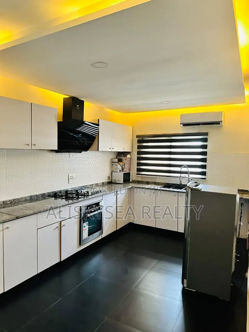 3bedroom Apartment in Vi in Ligali Ayorinde