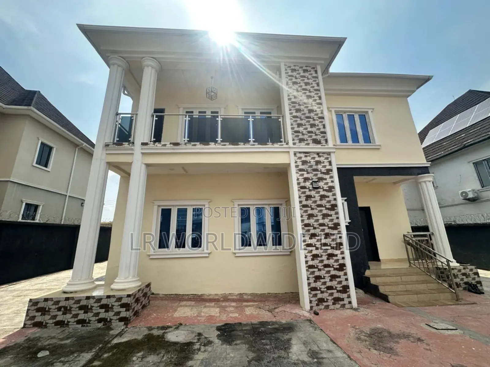 5bdrm Duplex in Lugbe District for sale in Lugbe District