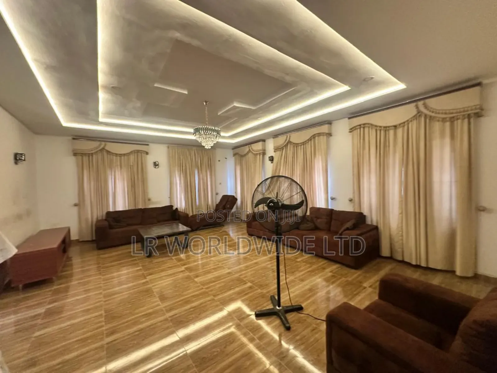 5bdrm Duplex in Lugbe District for sale in Lugbe District