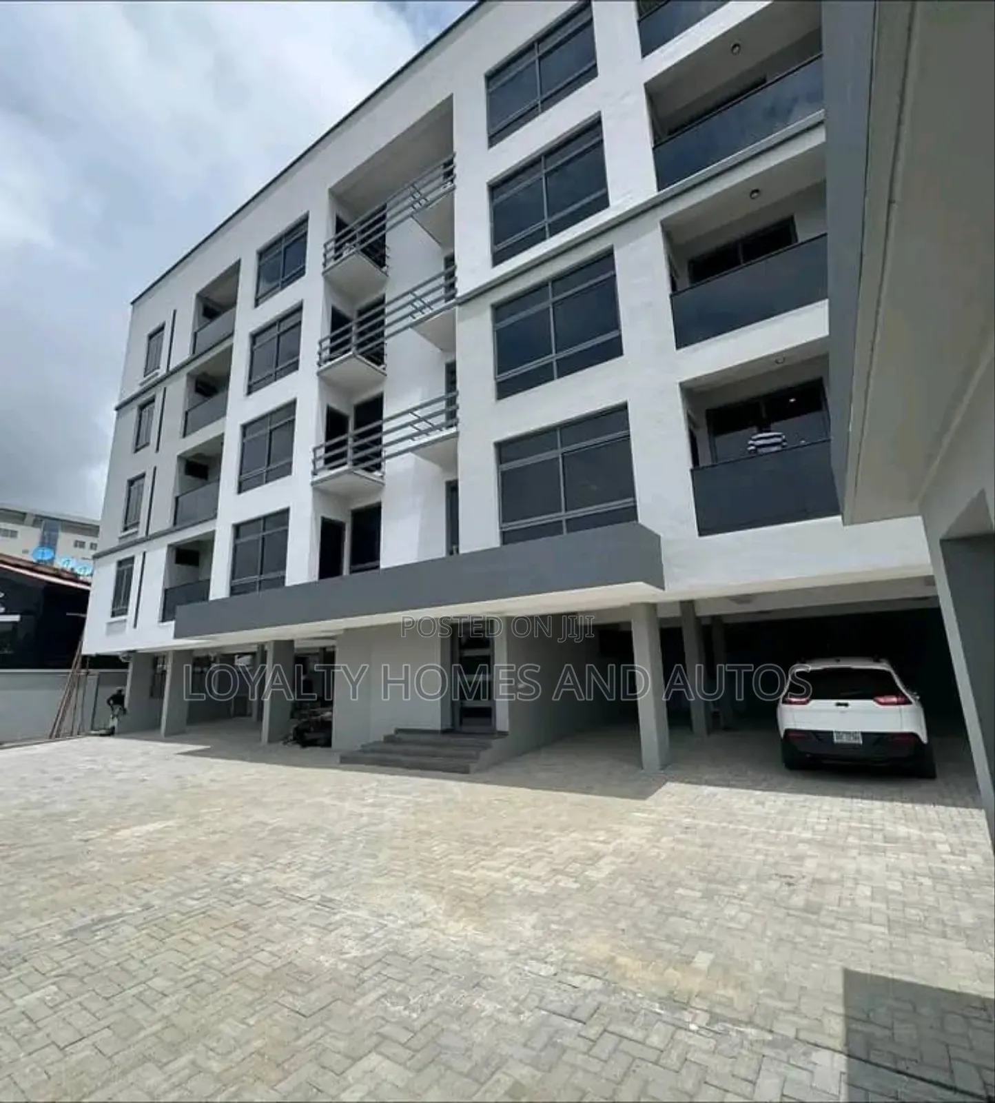 Furnished 3bdrm Apartment in Lekki Phase 1 for sale in Lekki Phase 1