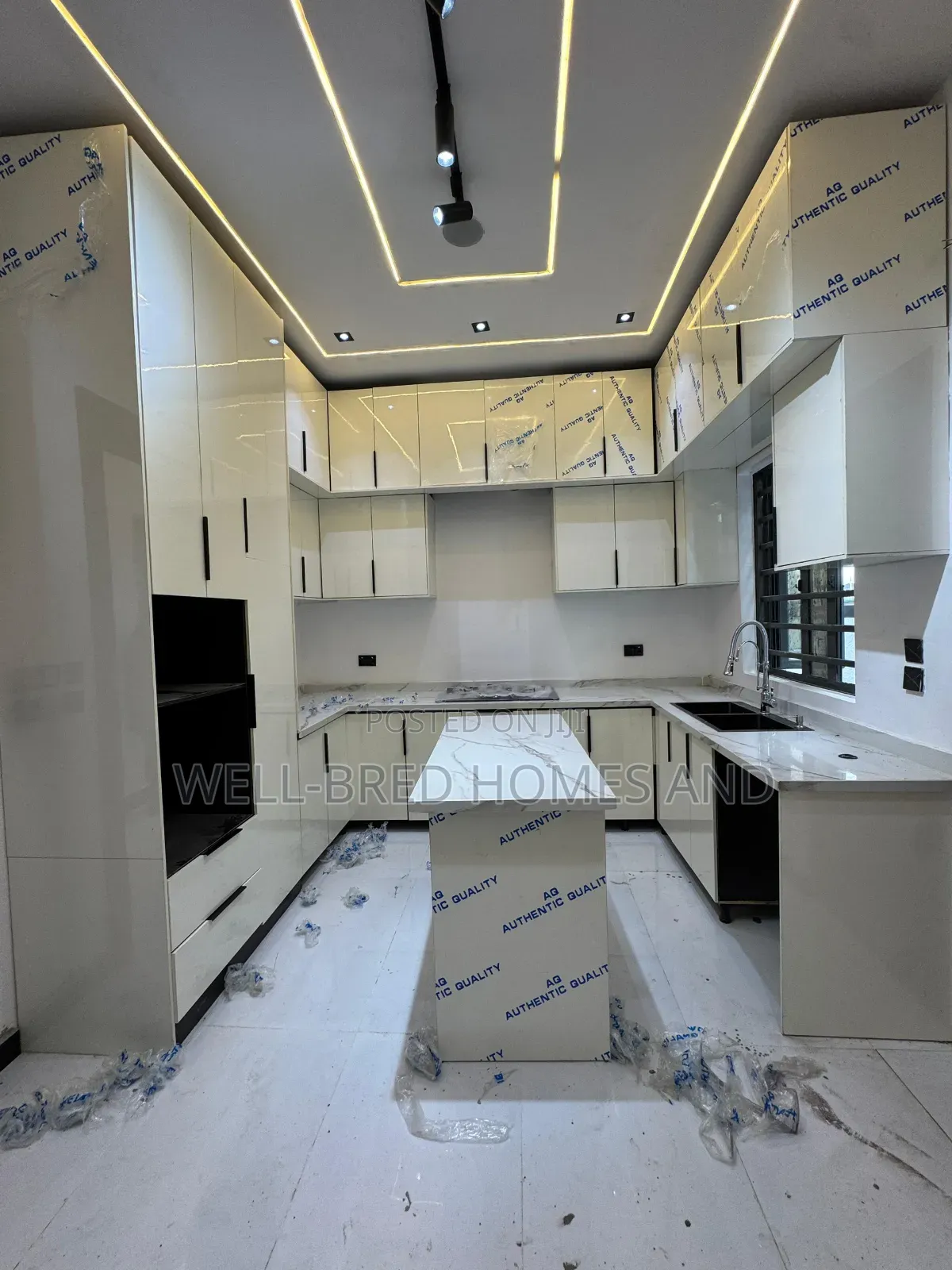 5bdrm Duplex in Ologolo, Lekki, for sale in Lekki