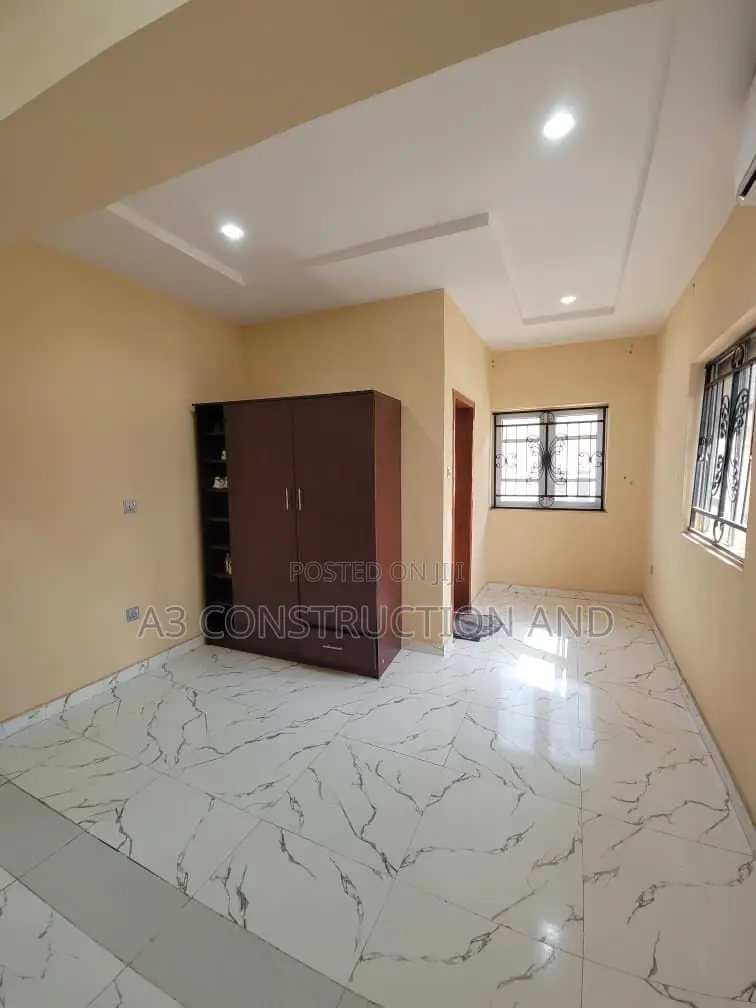 3bdrm Block of Flats in Kolapo, Akobo for rent in Akobo