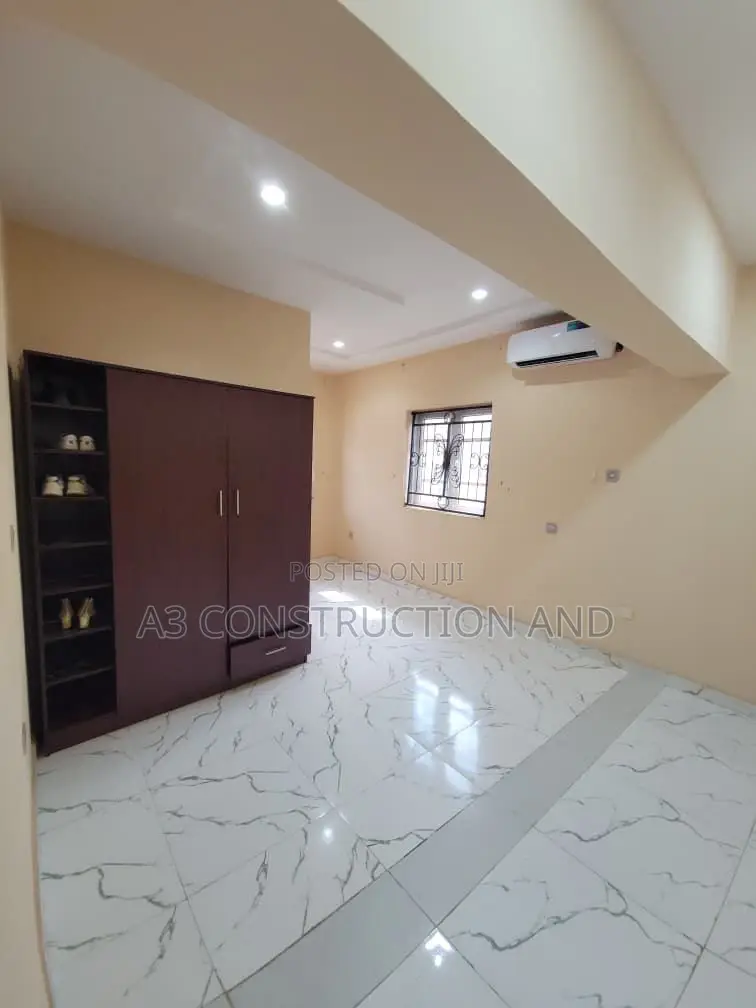 3bdrm Block of Flats in Kolapo, Akobo for rent in Akobo