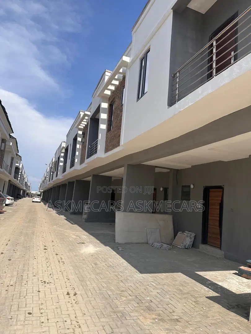 4bdrm Duplex in Adesanya, Ajah for rent in Ajah