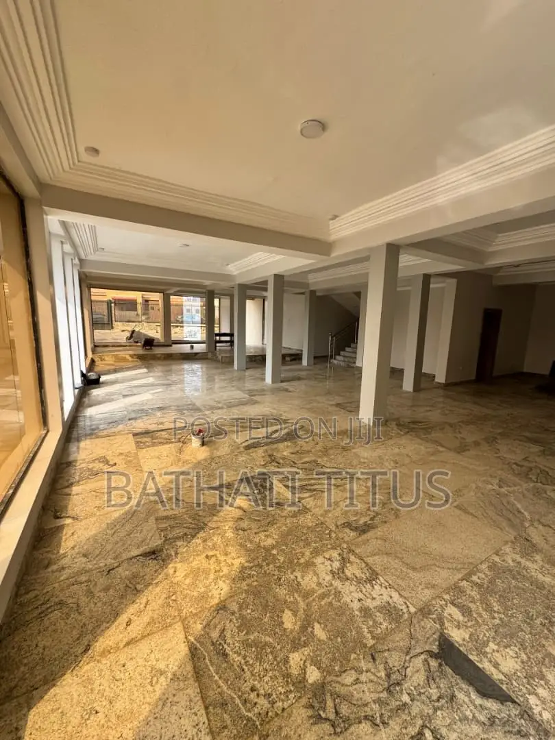 Distress Plaza for Sale in Wuse 2