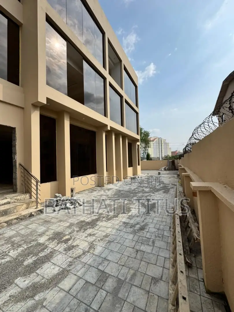 Distress Plaza for Sale in Wuse 2