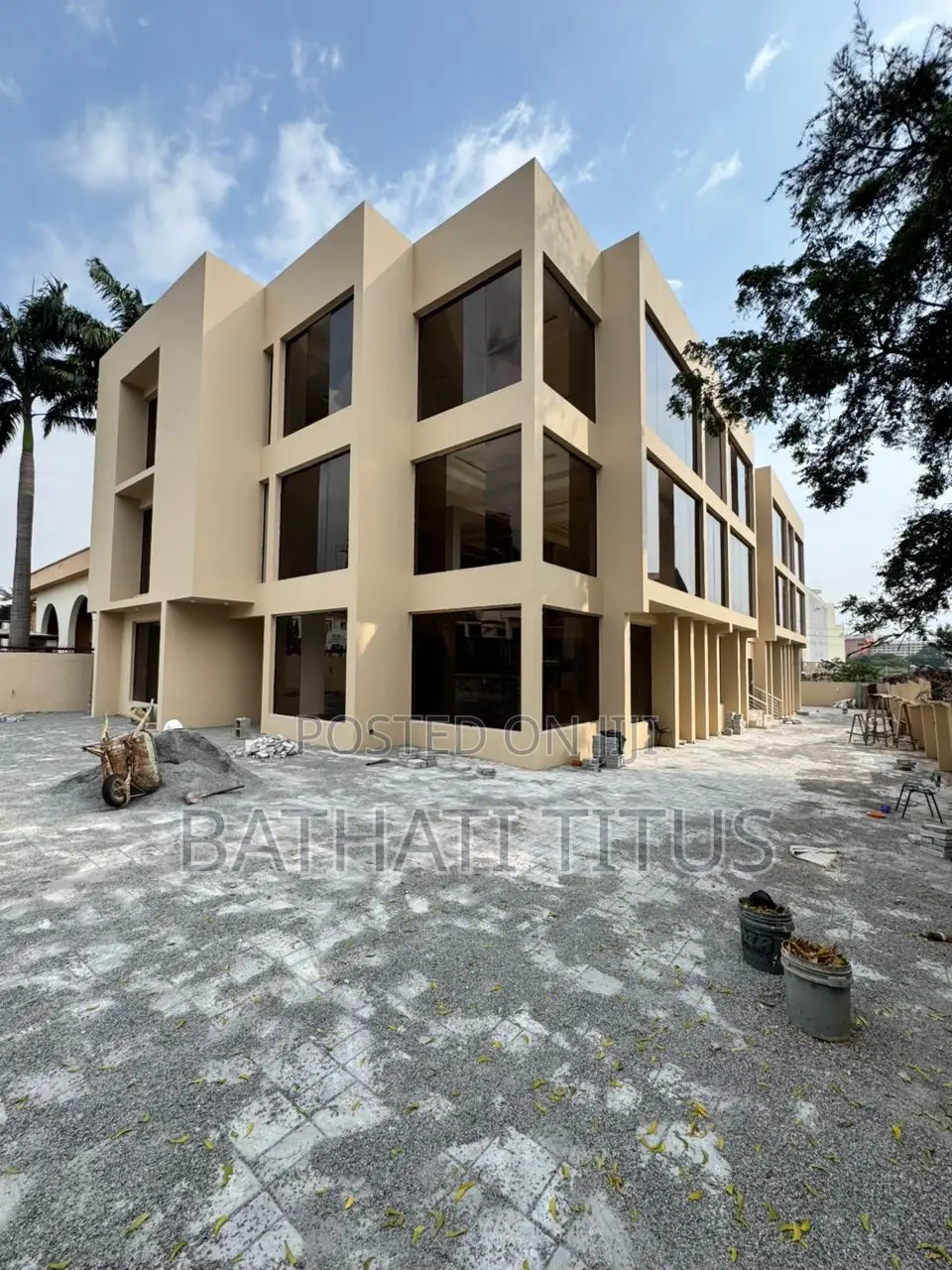Distress Plaza for Sale in Wuse 2