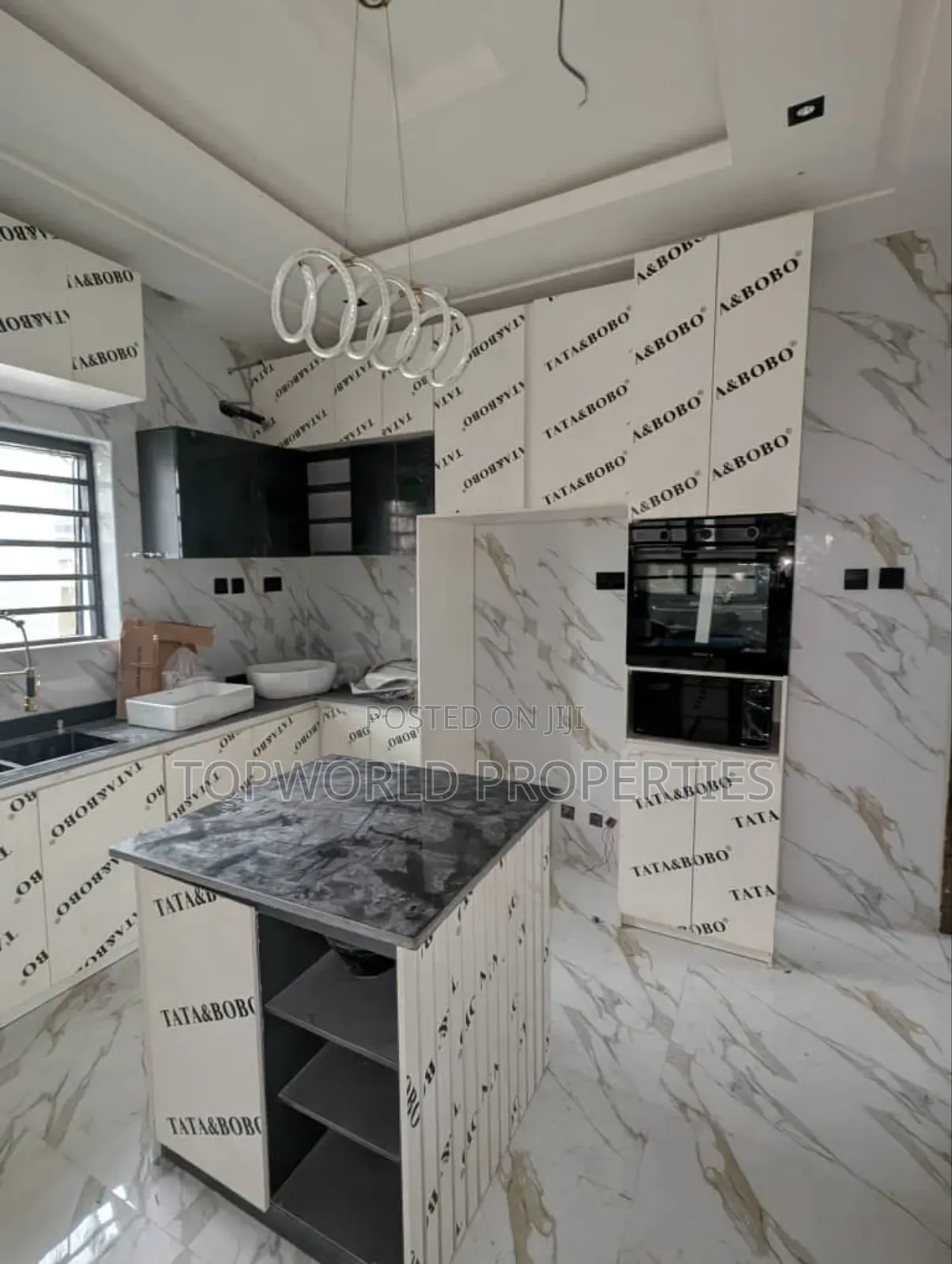 4bdrm Duplex in Within College Road for sale in Ogba