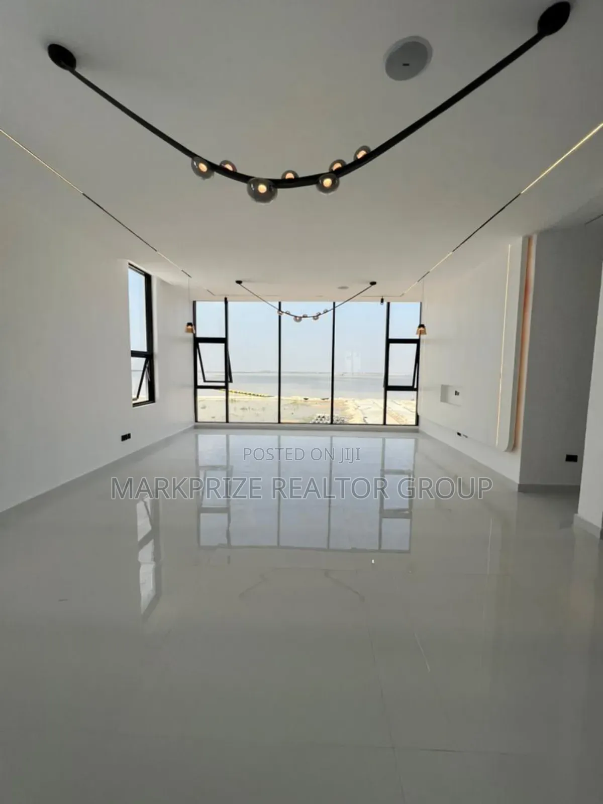 5bdrm Duplex in Osapa london for sale in Osapa london
