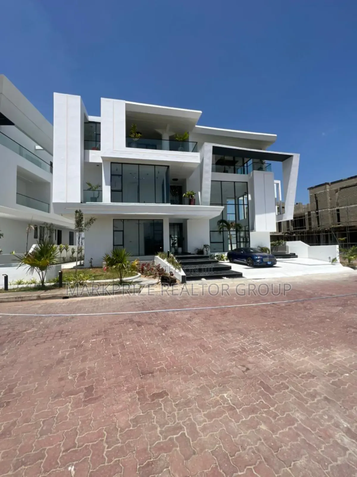 5bdrm Duplex in Osapa london for sale in Osapa london
