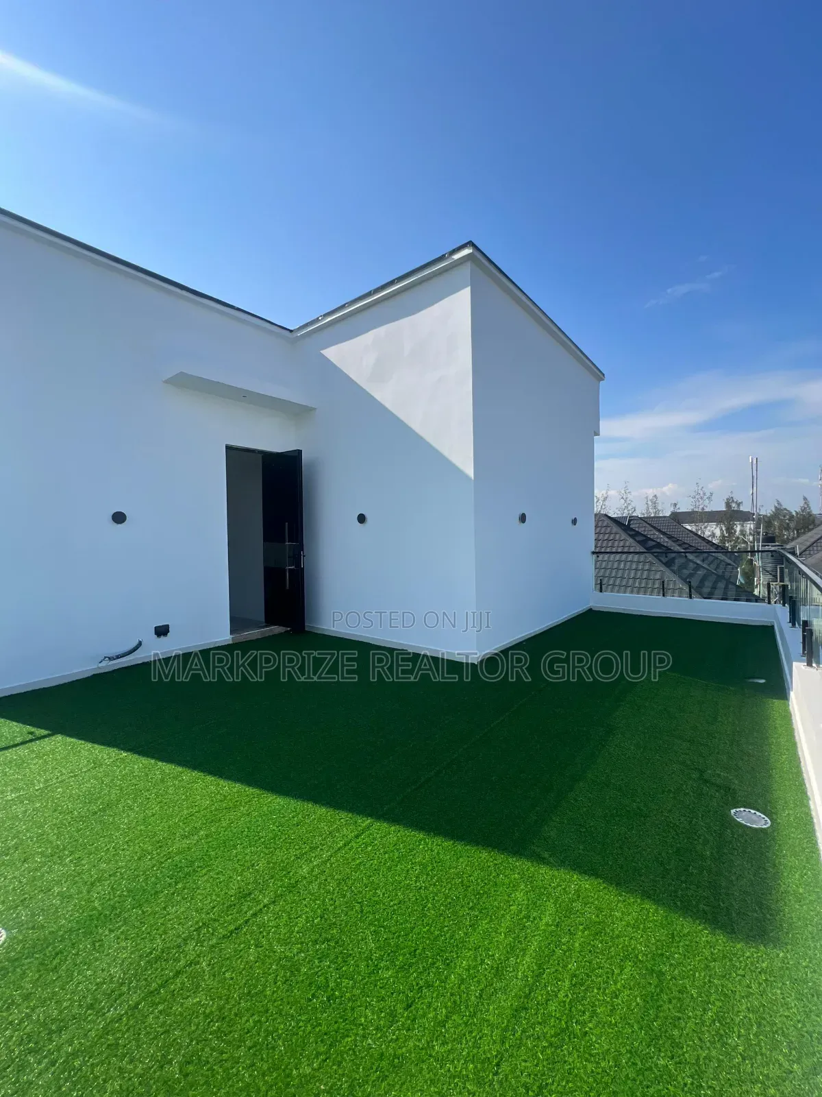 5bdrm Duplex in Ikota for sale in Ikota