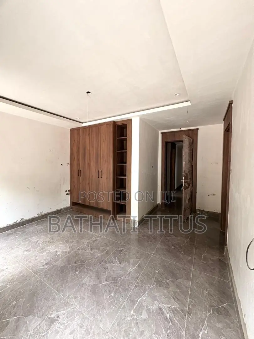 2bdrm Block of Flats in Wuse 2 for sale in Wuse 2