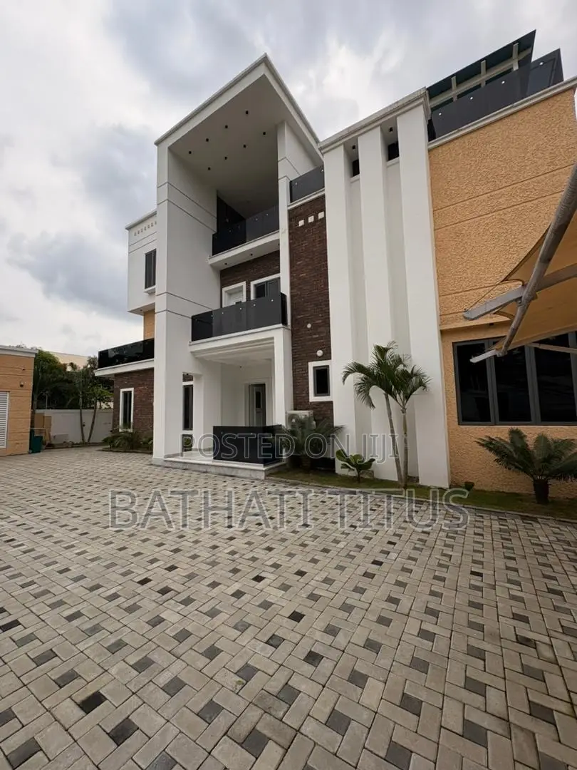 8bdrm Duplex in Wuse 2 for sale in Wuse 2
