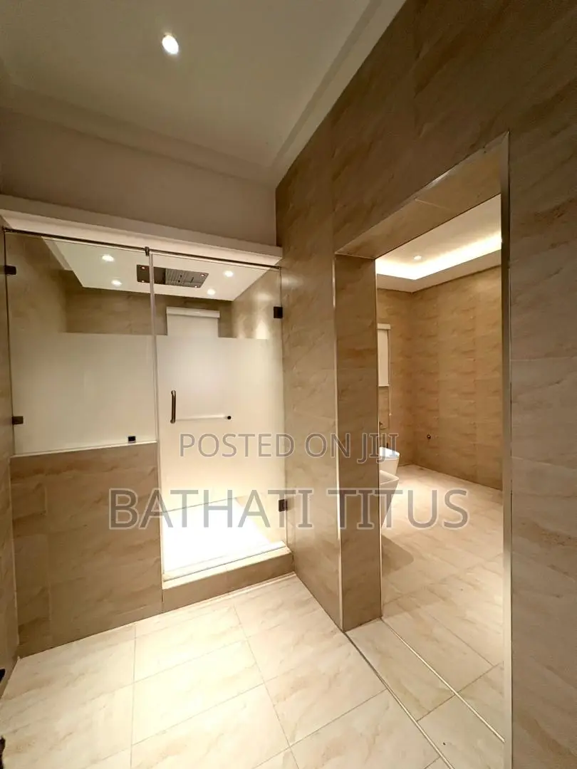 8bdrm Duplex in Wuse 2 for sale in Wuse 2