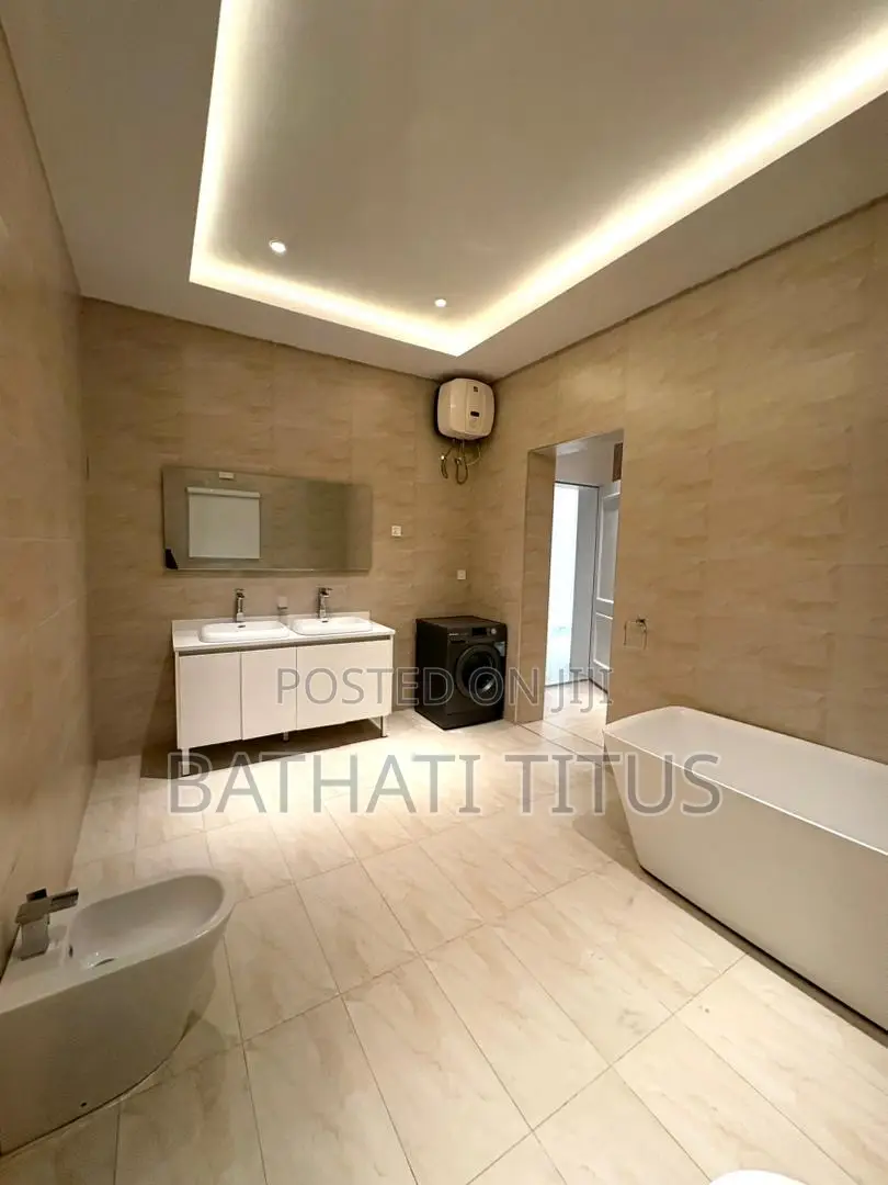 8bdrm Duplex in Wuse 2 for sale in Wuse 2
