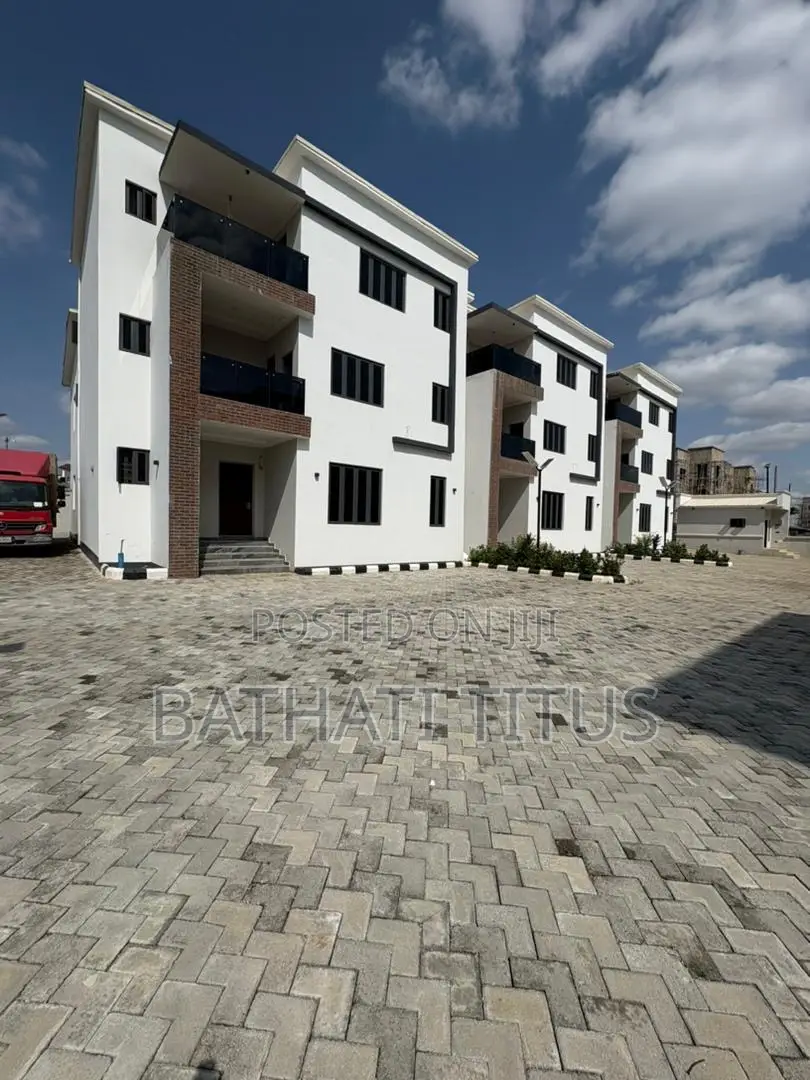 4bdrm Duplex in Life Camp for sale in Life Camp