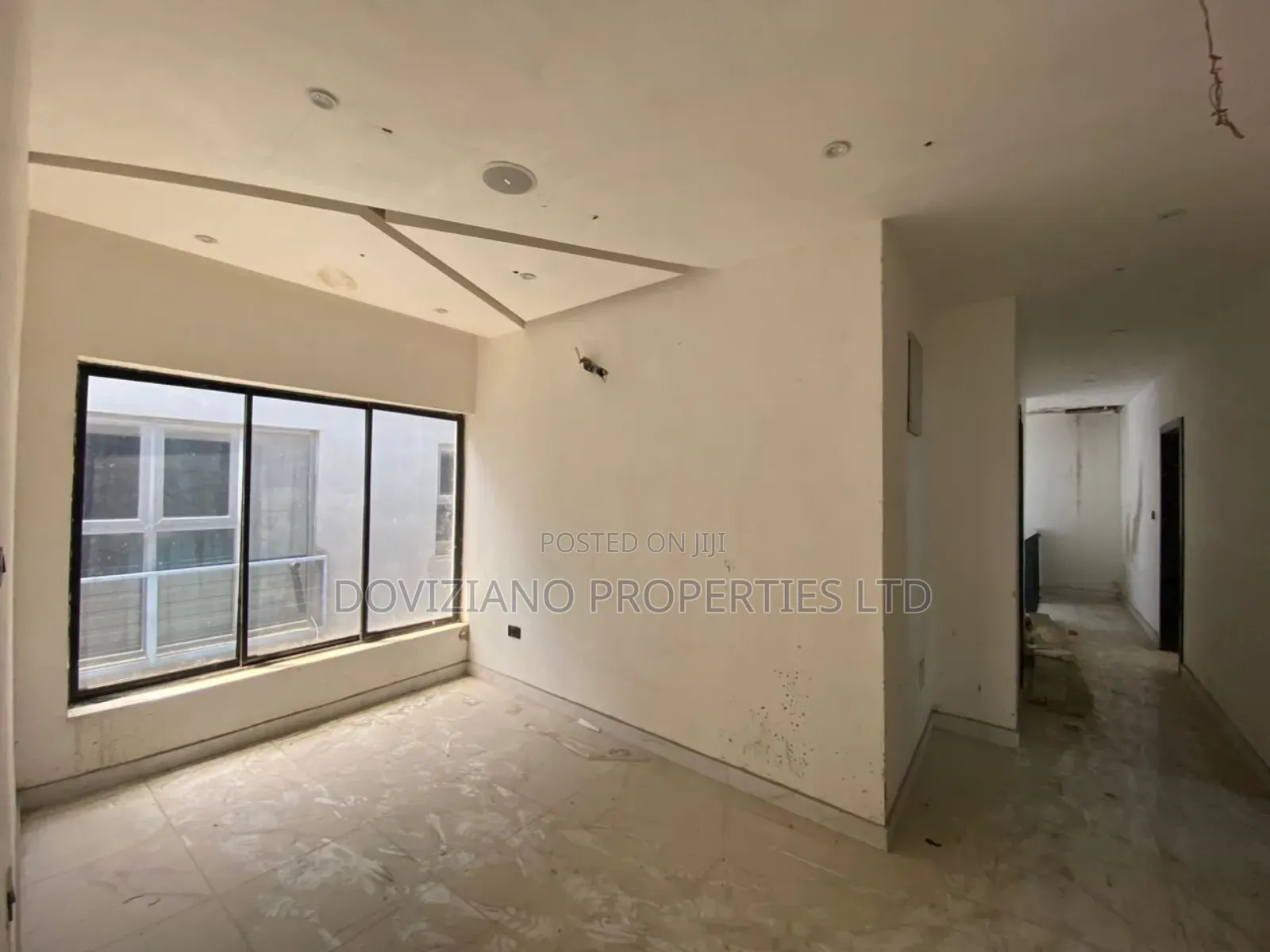 5bdrm Duplex in Lekki Phase 1 for sale in Lekki Phase 1